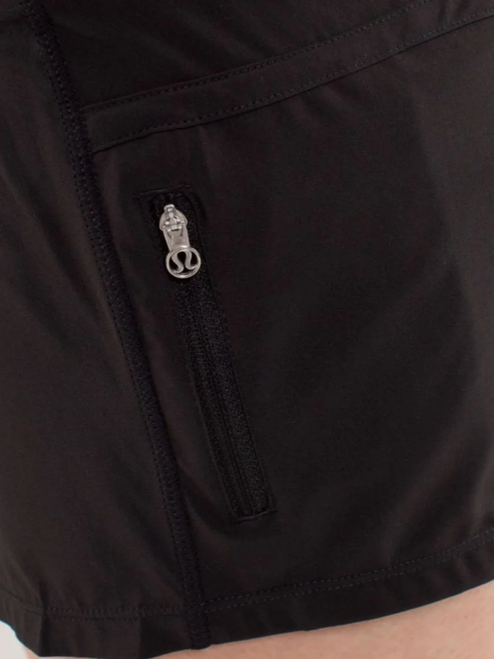 Lululemon Tracker Short Low Rise - Picture 5 of 10